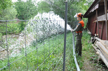 Wasserablauf in den Bach für Wasserpumpe